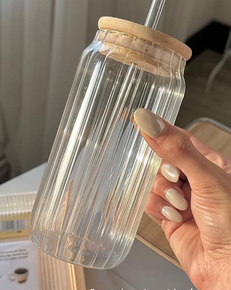 DailyAlley Glass Sipper 2-Pack: Reusable, ribbed glass cups with bamboo lids & straws. Perfect for juice, coffee, and smoothies at home or office. Dailyalley