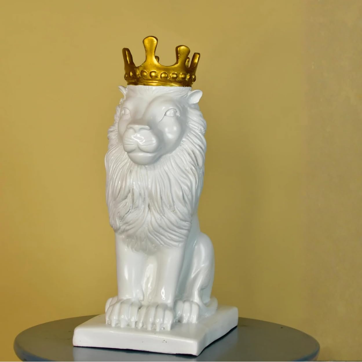 DailyAlley White & Gold Plated Crowned Lion King Statue (11 Inch) | Premium Polyresin Decorative Showpiece for Home, Office Desk & Gifting | Modern Black Lion Figurine Dailyalley