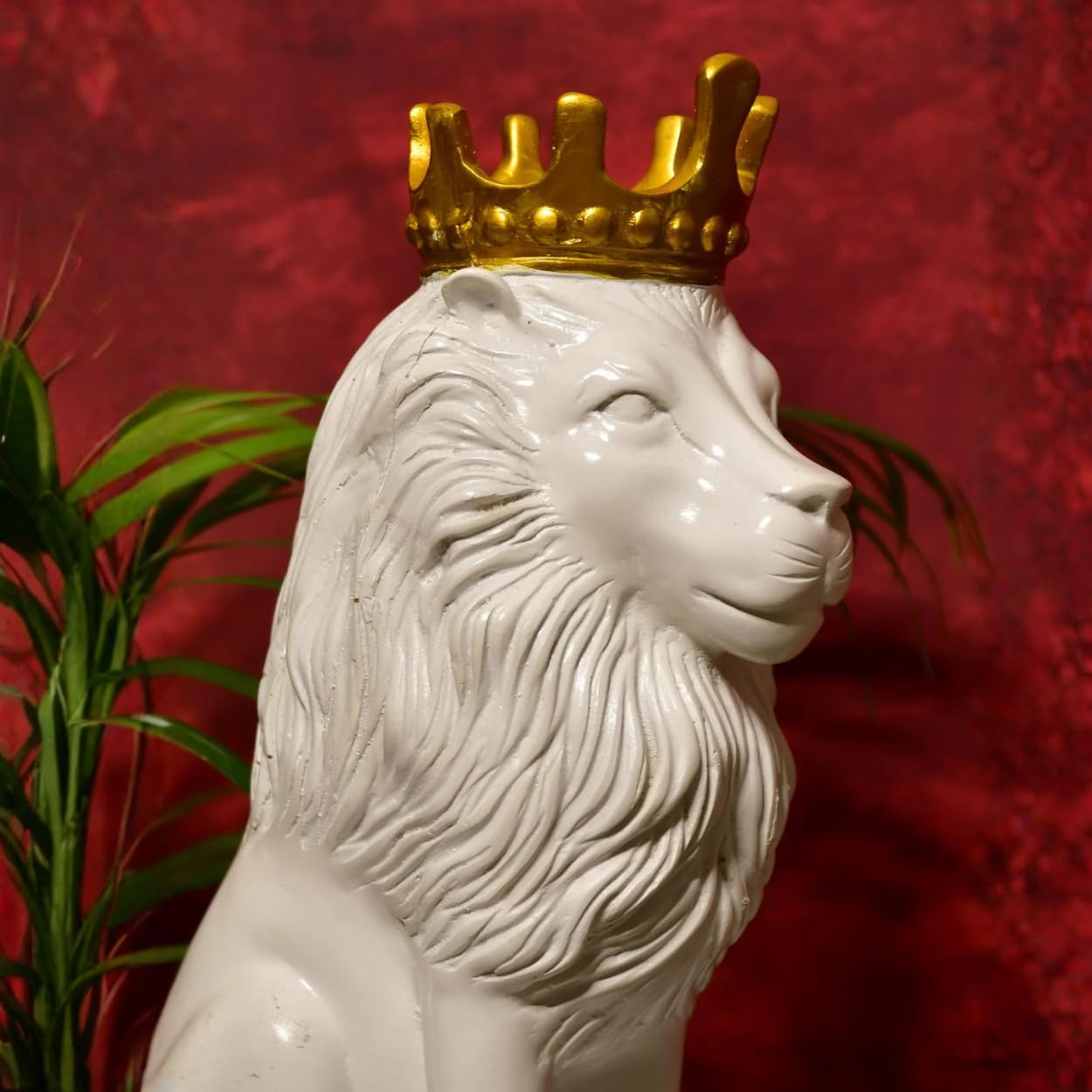 DailyAlley White & Gold Plated Crowned Lion King Statue (11 Inch) | Premium Polyresin Decorative Showpiece for Home, Office Desk & Gifting | Modern Black Lion Figurine Dailyalley