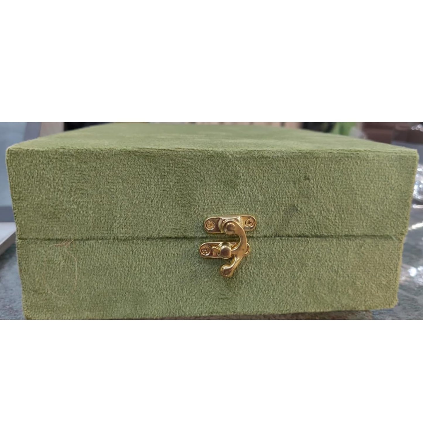 Premium German Silver-Style Glass Bottle Set | 1 Litre Bottle + 2 Glasses (300ml) | Luxury Green Velvet Gift Box | Elegant Dining & Gifting Set for Weddings, Anniversaries & Home Décor Dailyalley